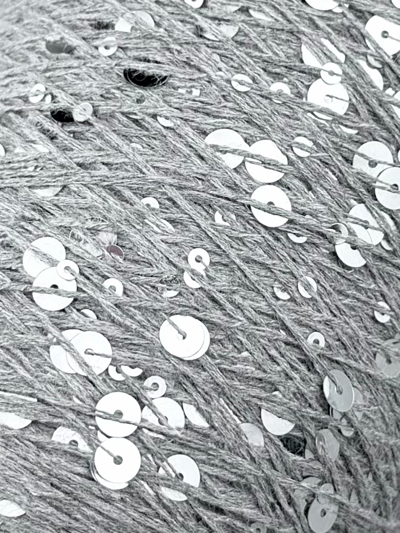 Art. Brillante 260 m / 100 g – cotone con maxi paillettes col. Grigio chiaro
